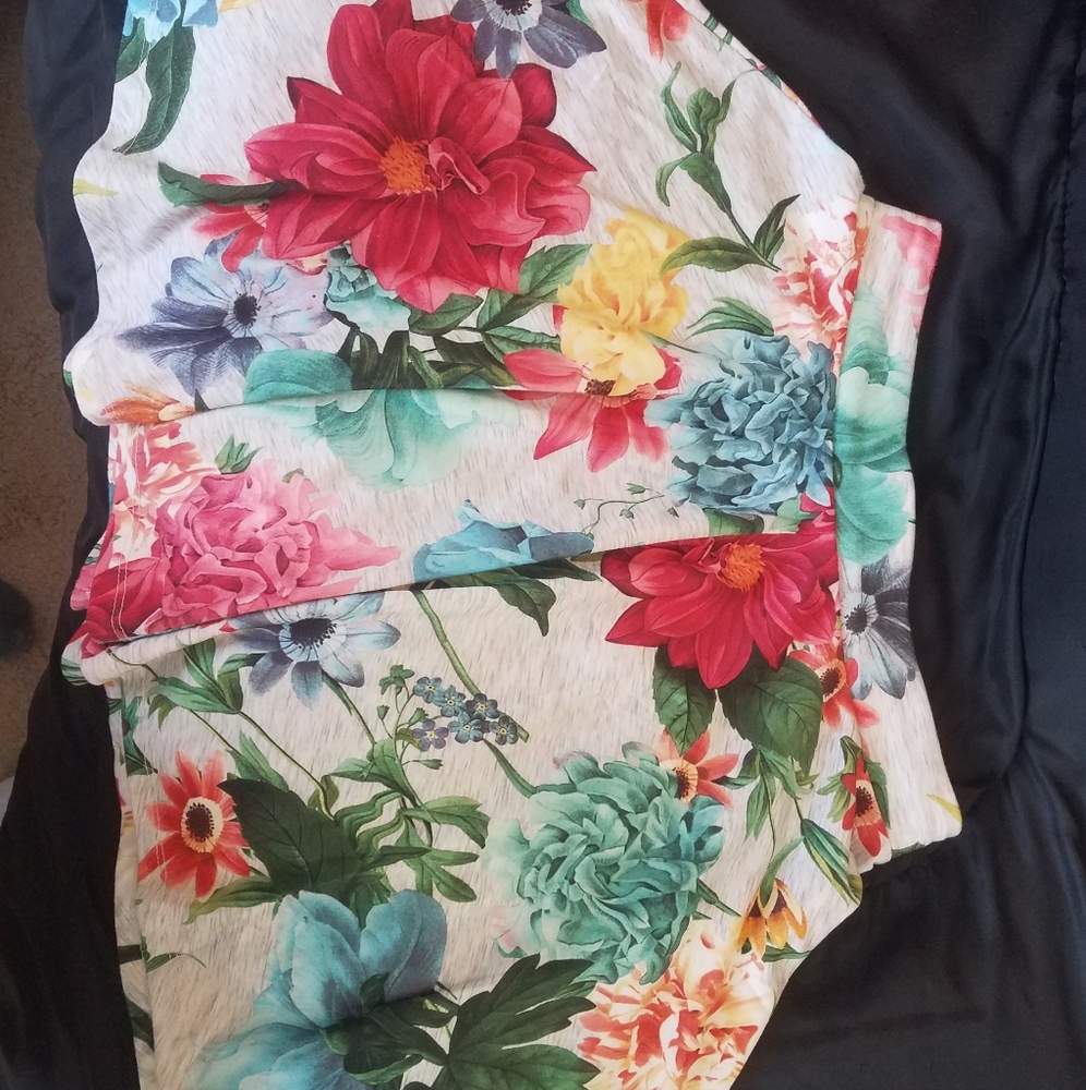 Short flared M floral skirt